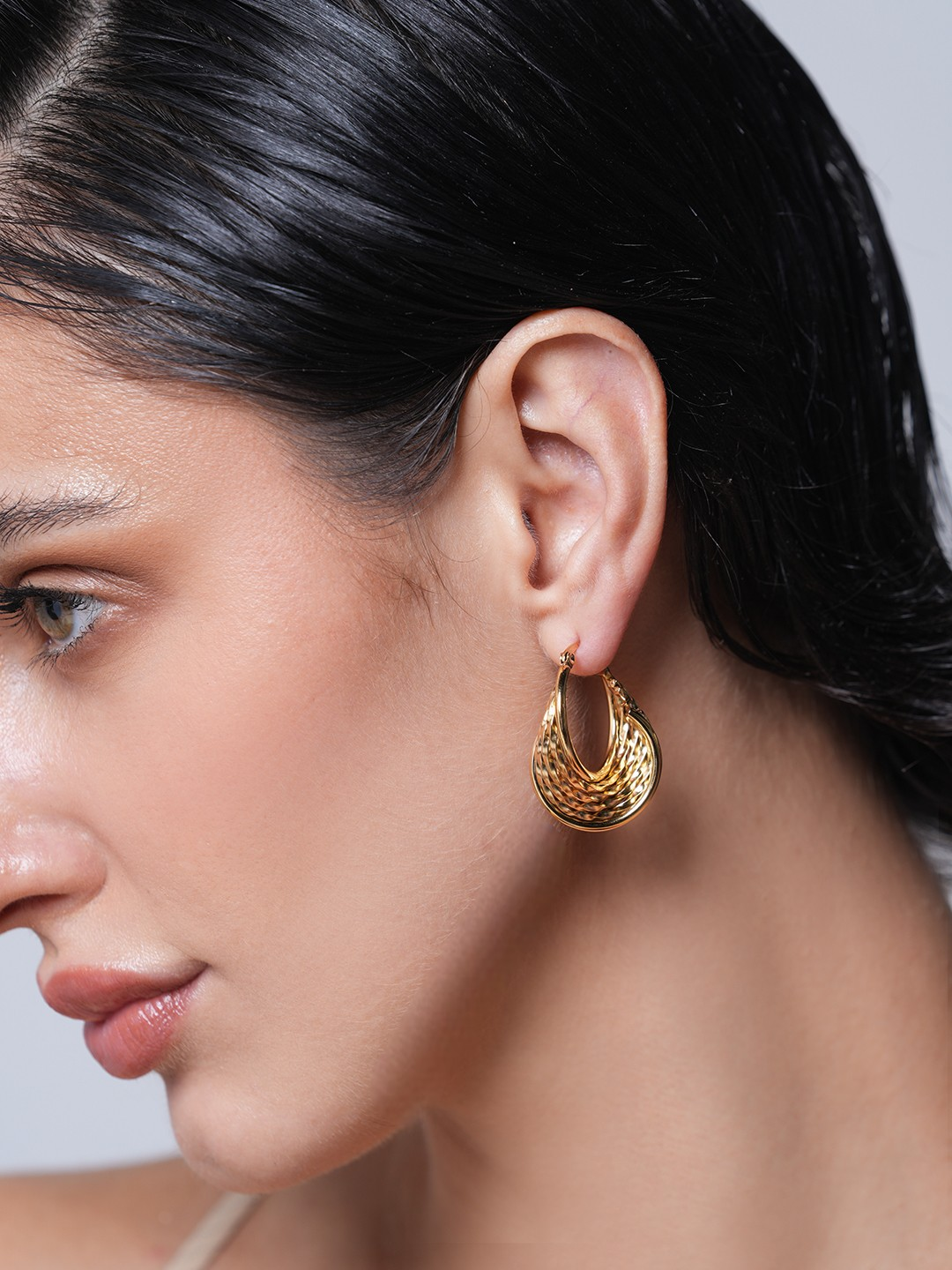 Twisted Hollow Hoops