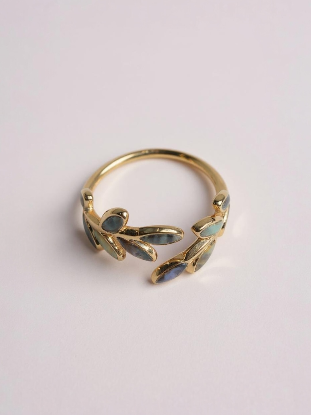 Elegant Leaf Ring