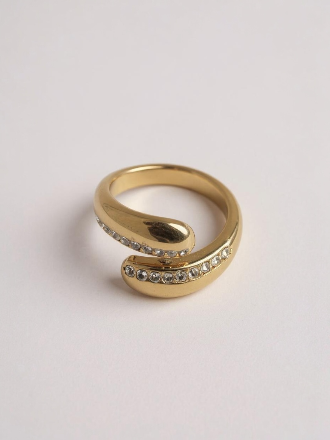 Commute Water Droplet Ring