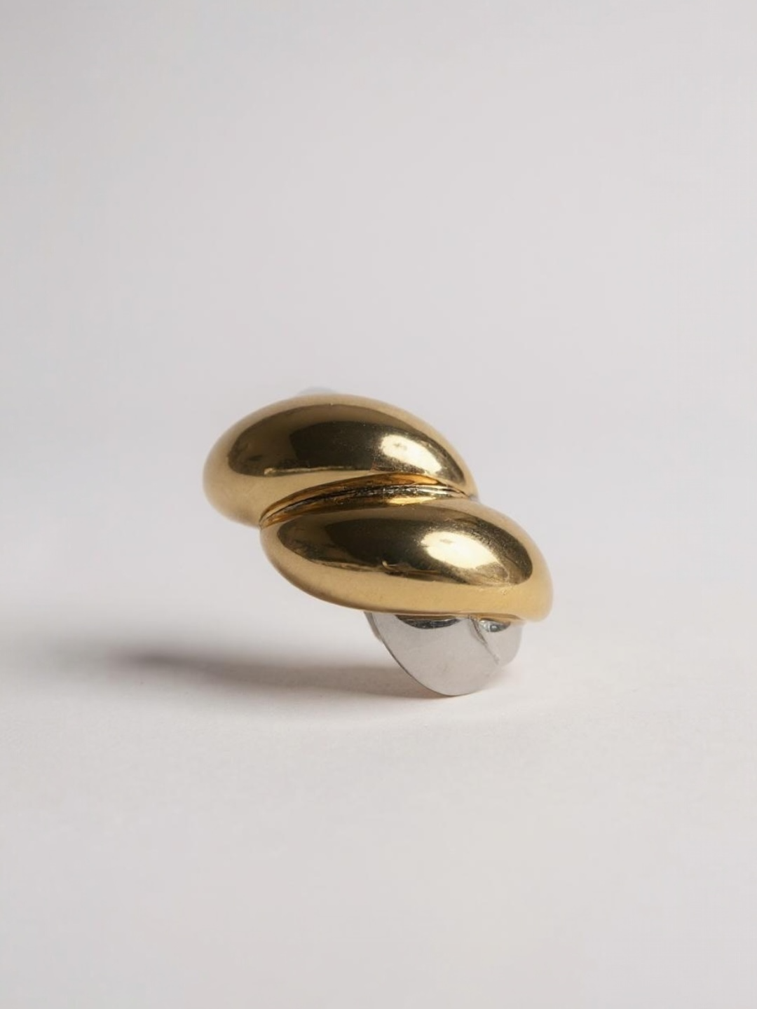 Croissant Bump Screw Finger Ring