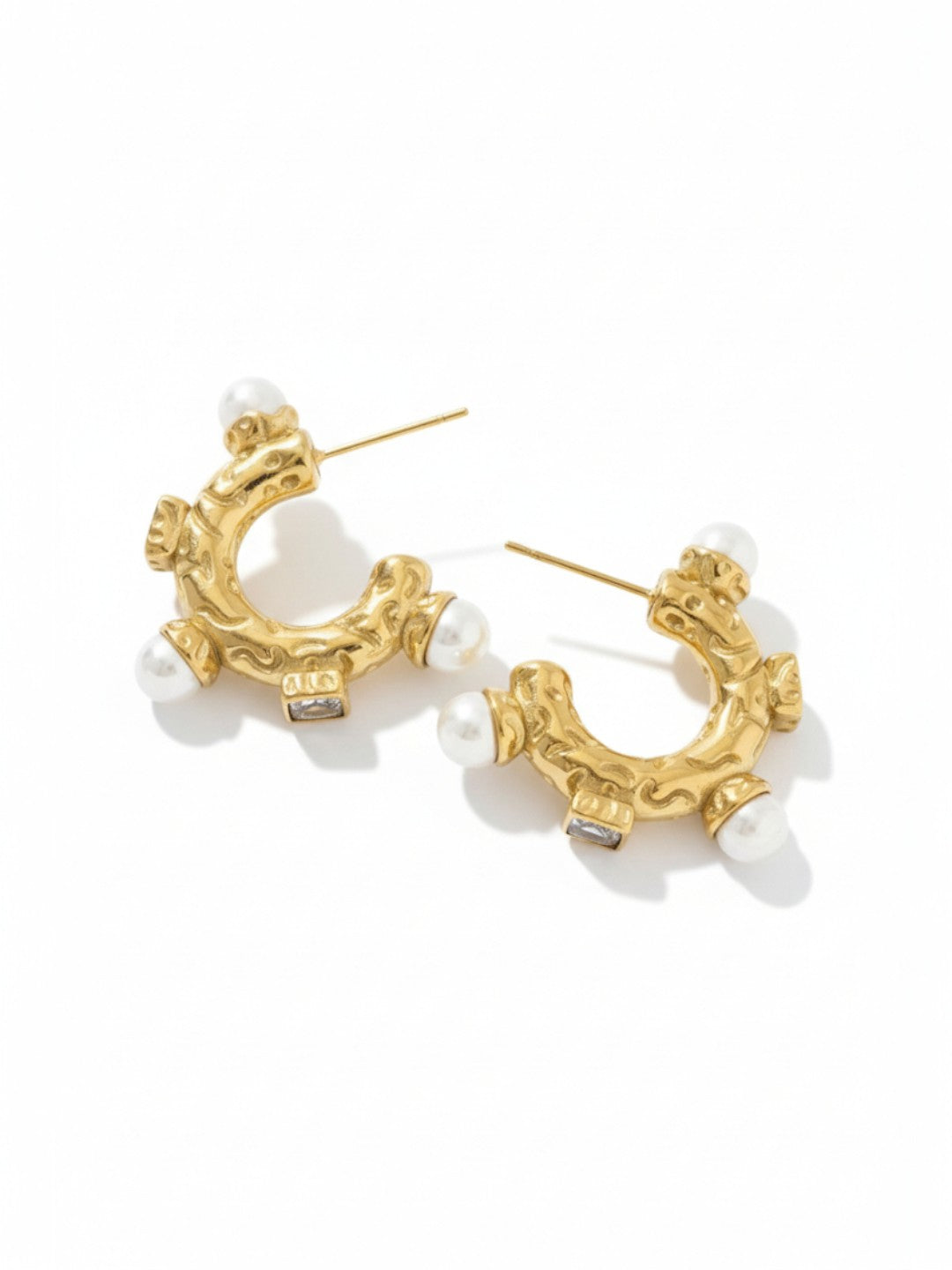C-shaped Pearl Earrings