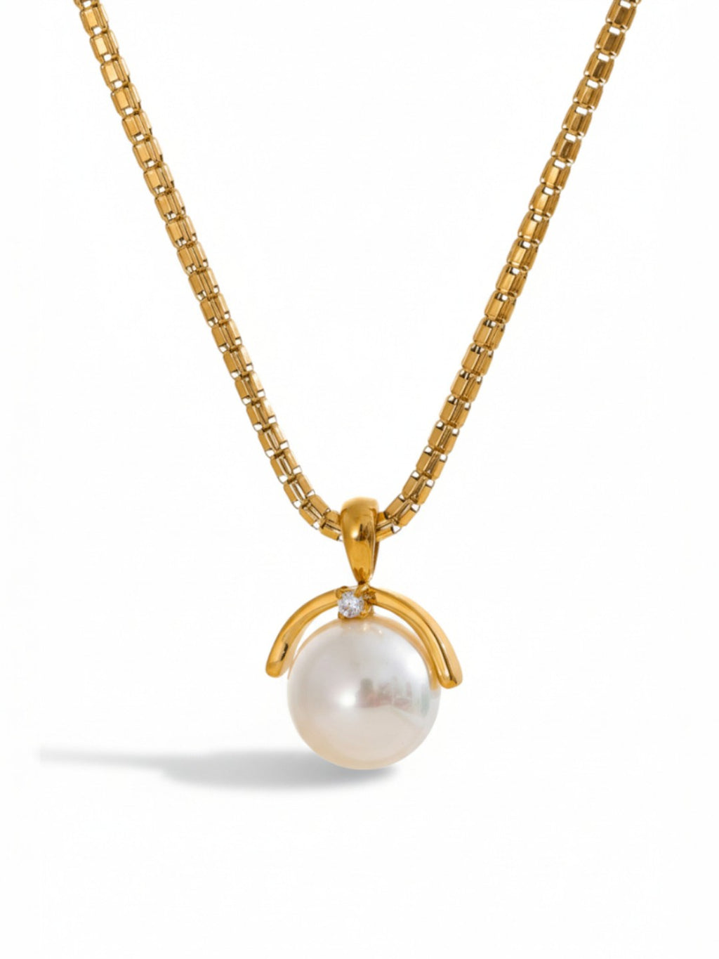 Stimulated Pearl Pendant Necklace