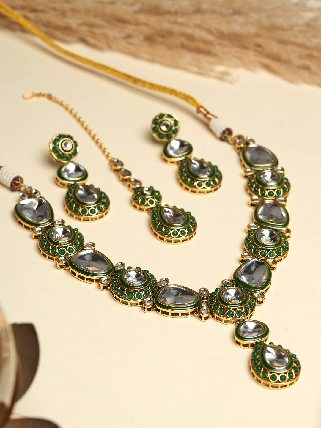 Green Sleek Kundan Necklace
