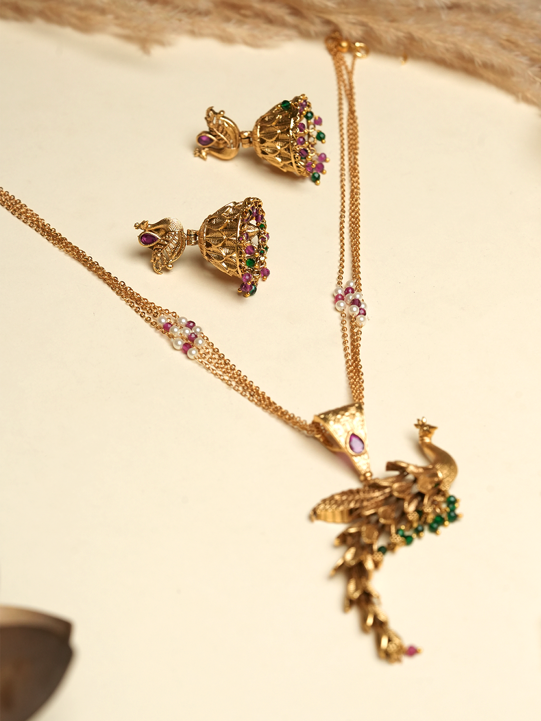 Beautiful Peacock Sleek Pendant Set