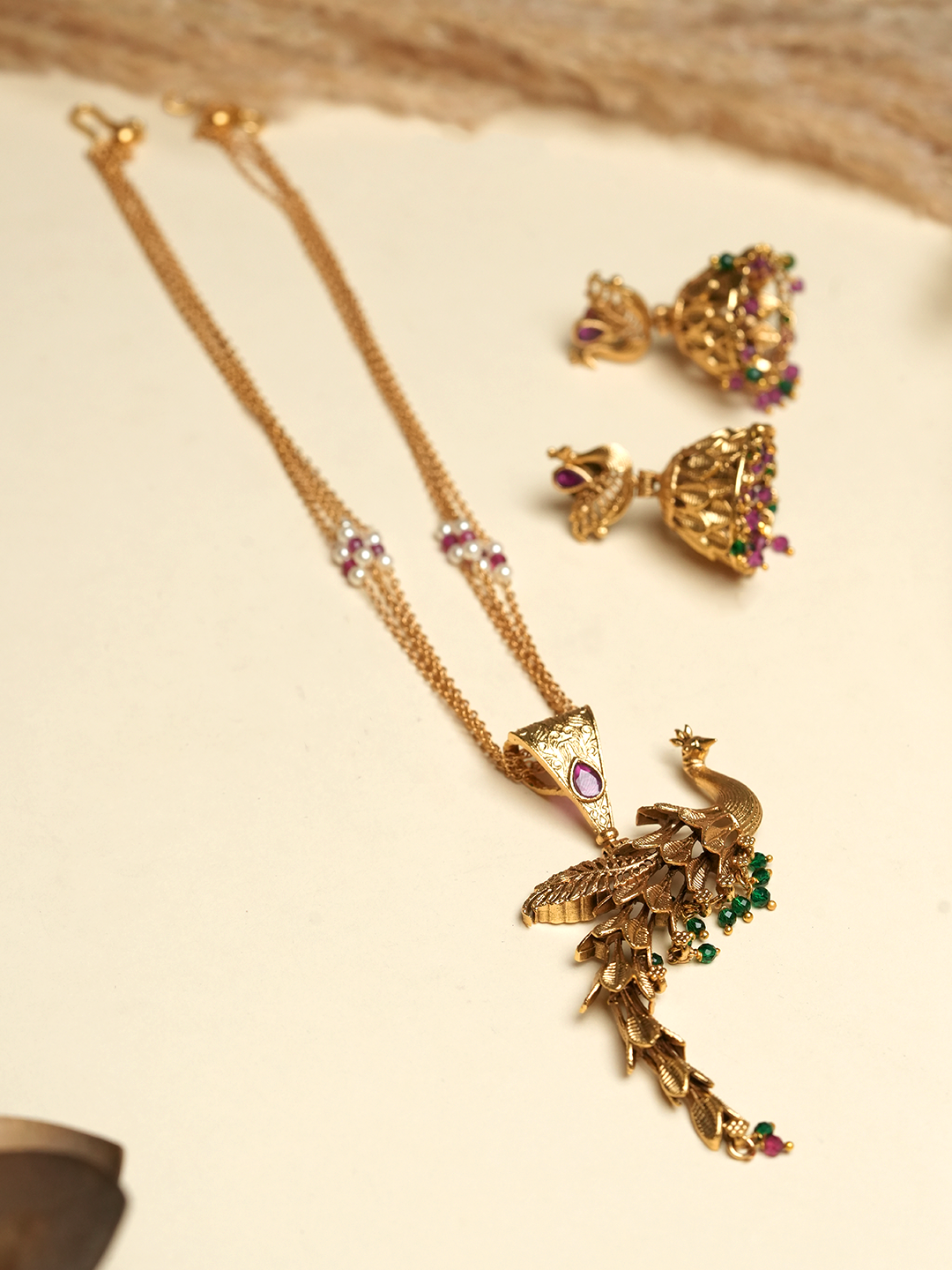 Beautiful Peacock Sleek Pendant Set