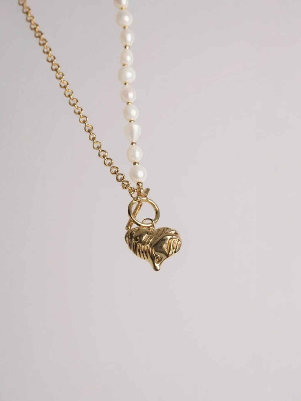 Elegant Baroque Heart Pendant Statement Necklace