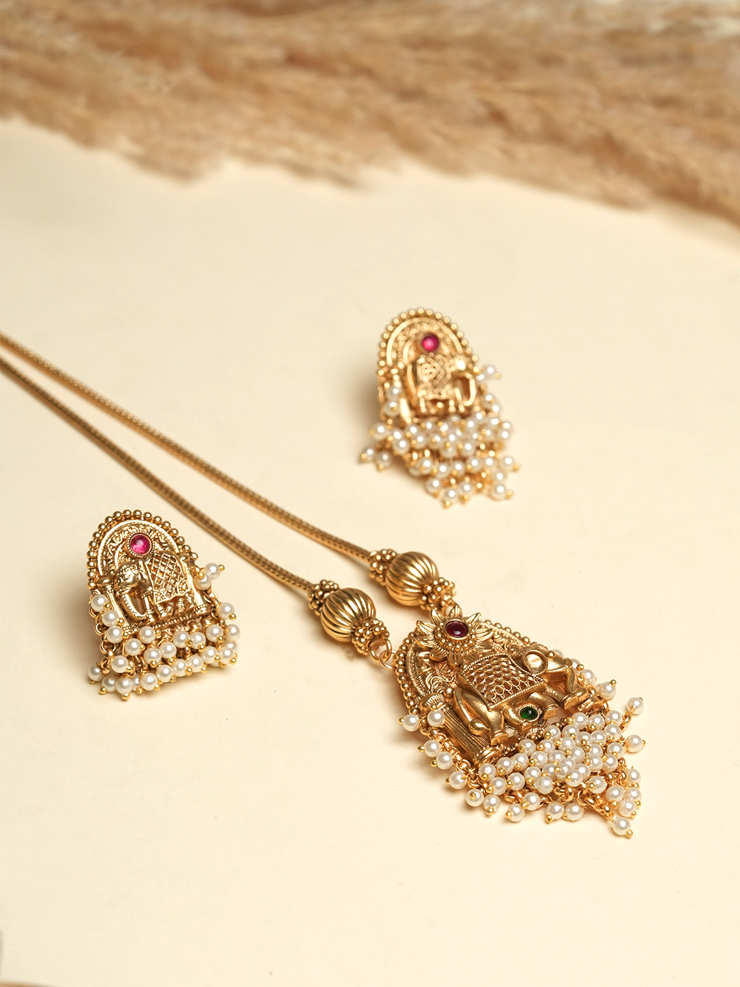 Sleek Elephant Pendant Set