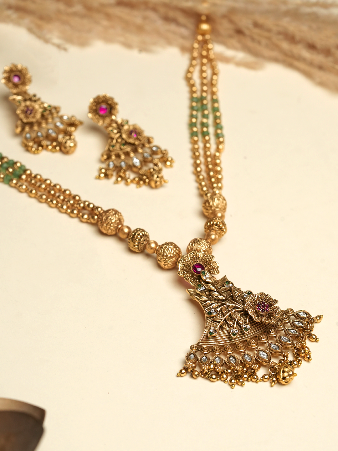 Designer Antique Leaf Pendant Set