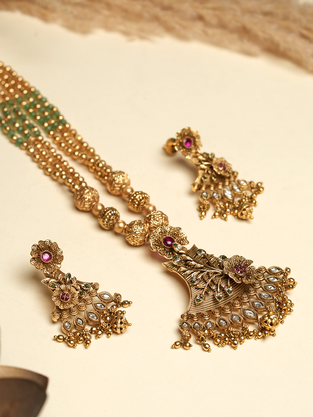 Designer Antique Leaf Pendant Set