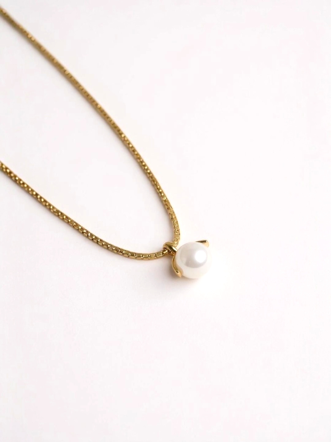 Stimulated Pearl Pendant Necklace