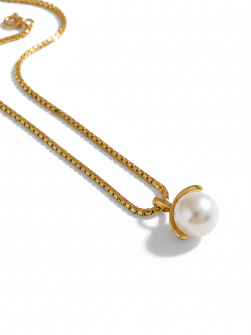 Stimulated Pearl Pendant Necklace