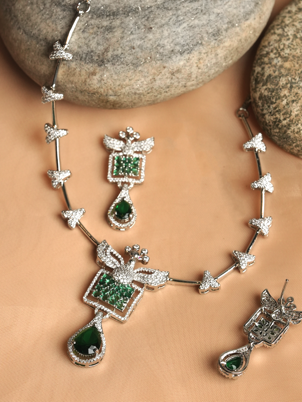Sleek Green AD Necklace
