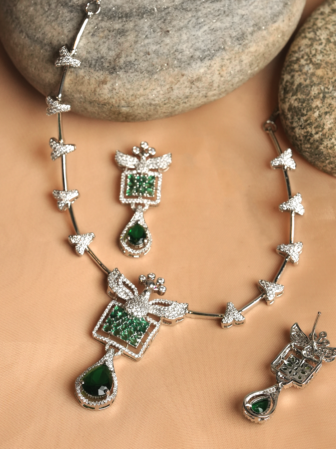 Sleek Green AD Necklace