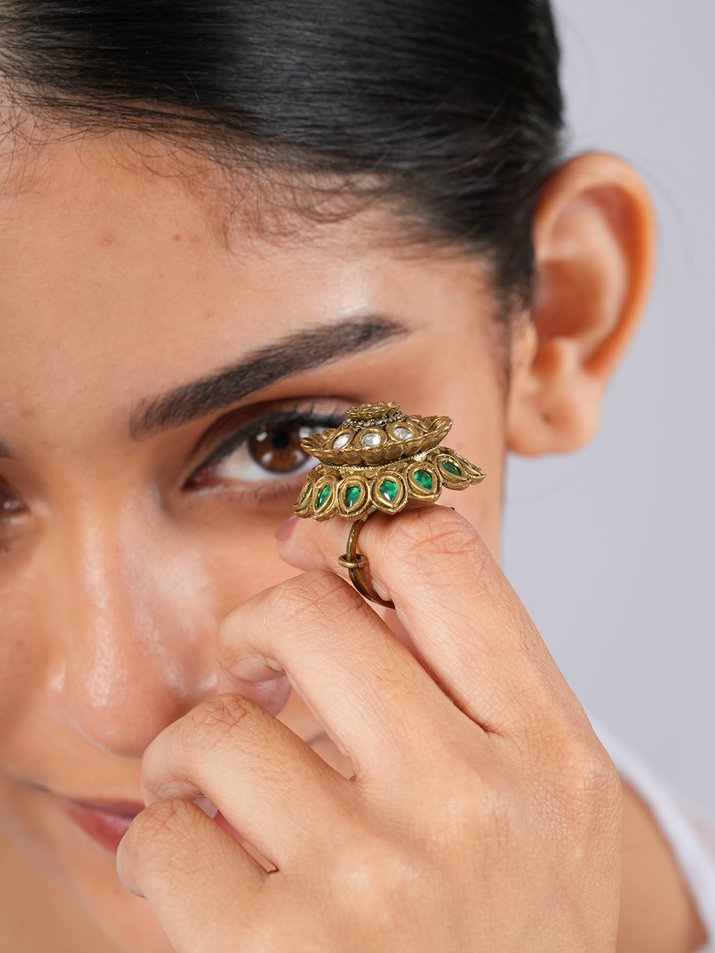 Emerald Noor Ring