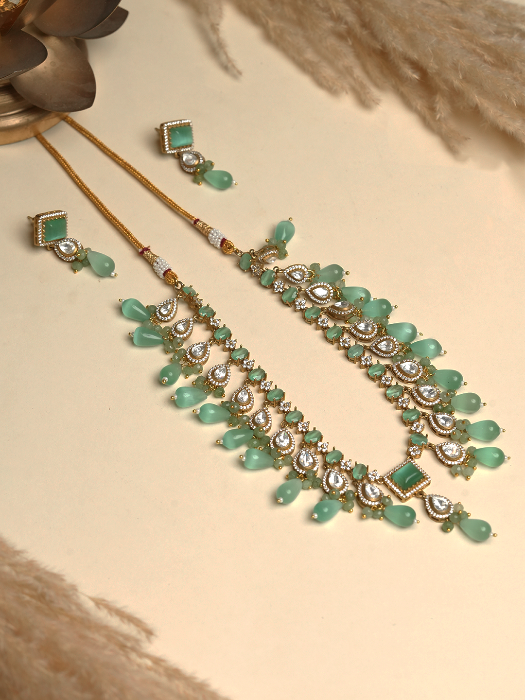 Beautiful Turquoise Stones Necklace