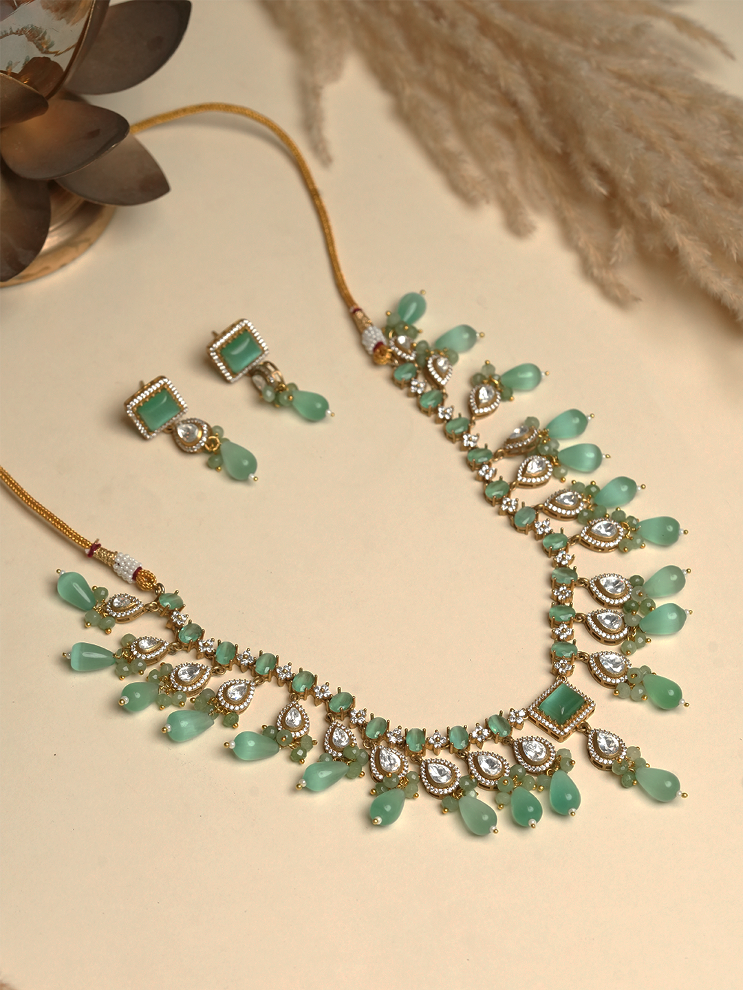 Beautiful Turquoise Stones Necklace