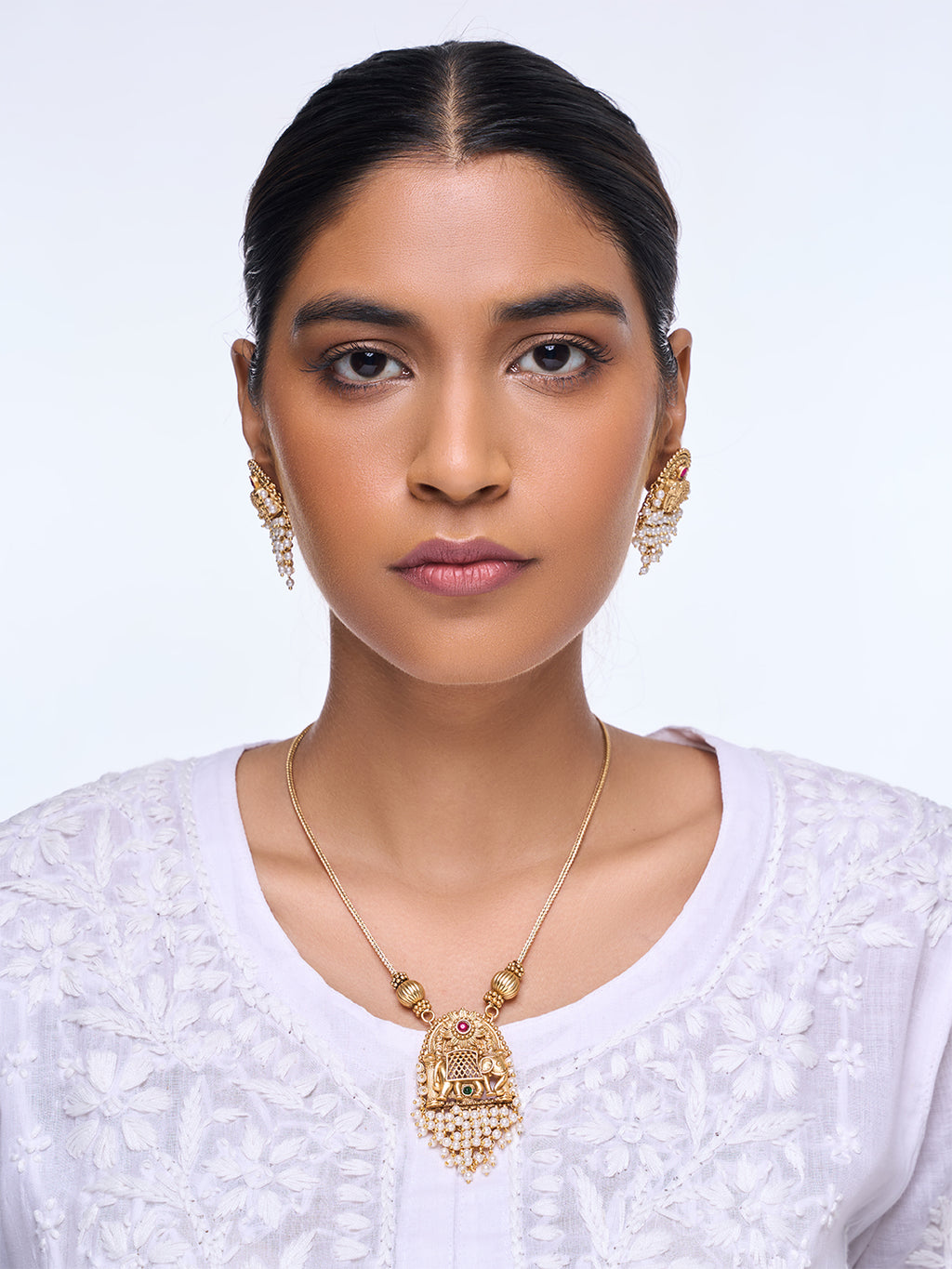 Sleek Elephant Pendant Set