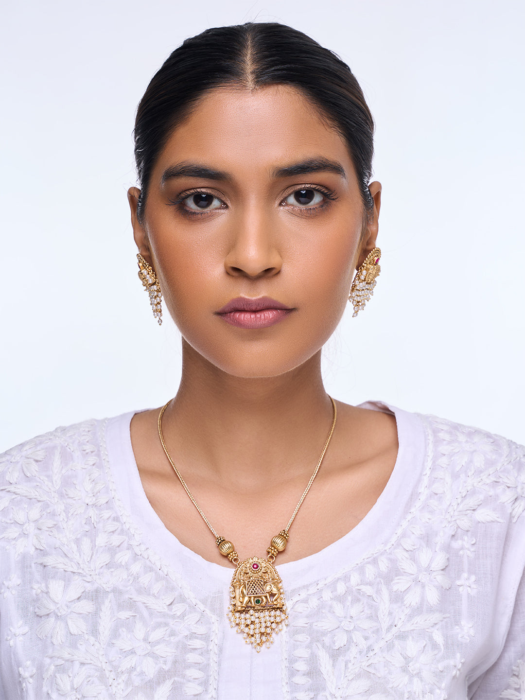 Sleek Elephant Pendant Set