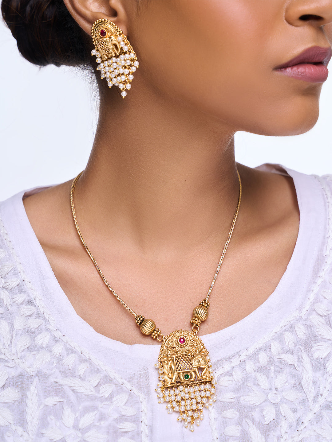 Sleek Elephant Pendant Set