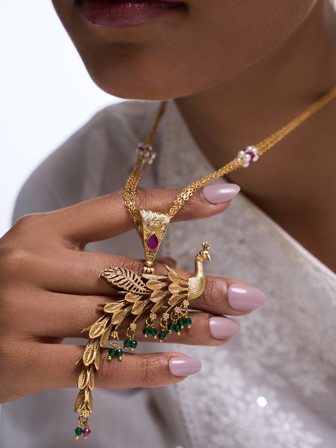 Beautiful Peacock Sleek Pendant Set