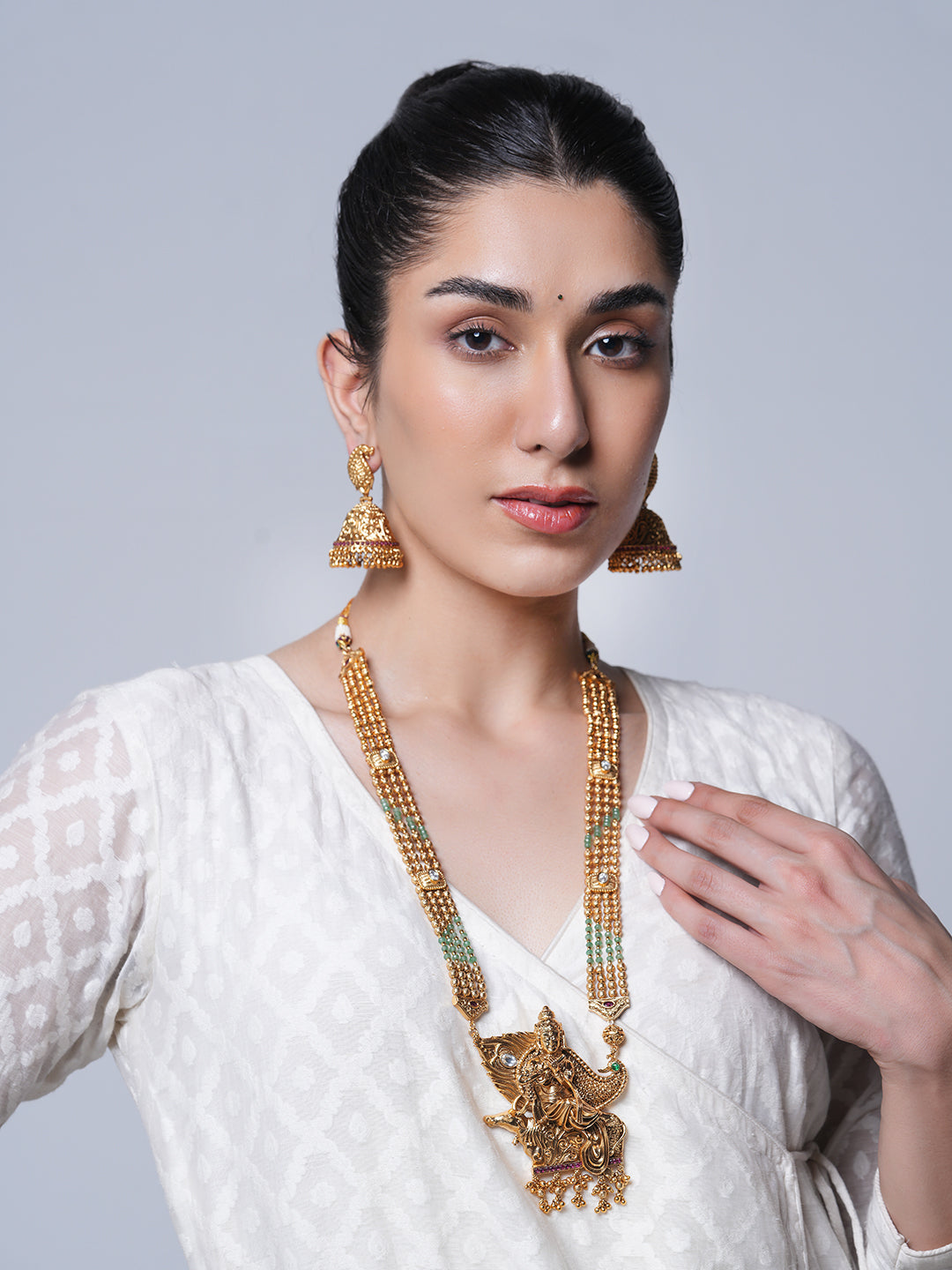 Beautiful Premium Krishna Pendant Set