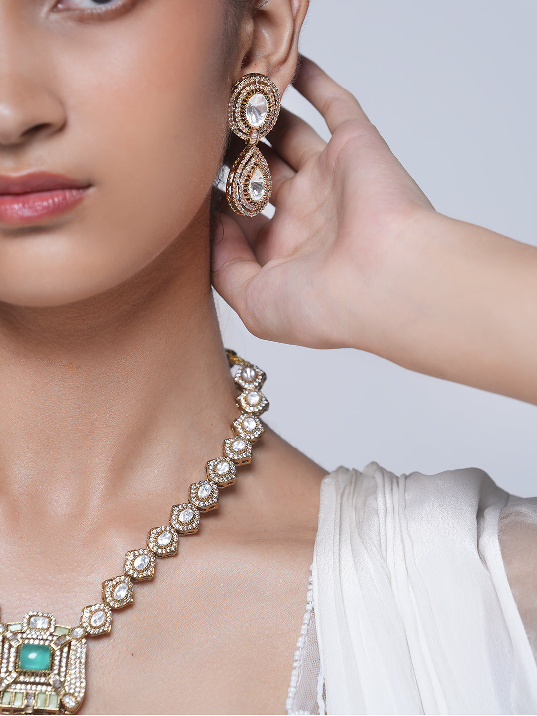 Long Mehendi Polish Kundan Pendant Set