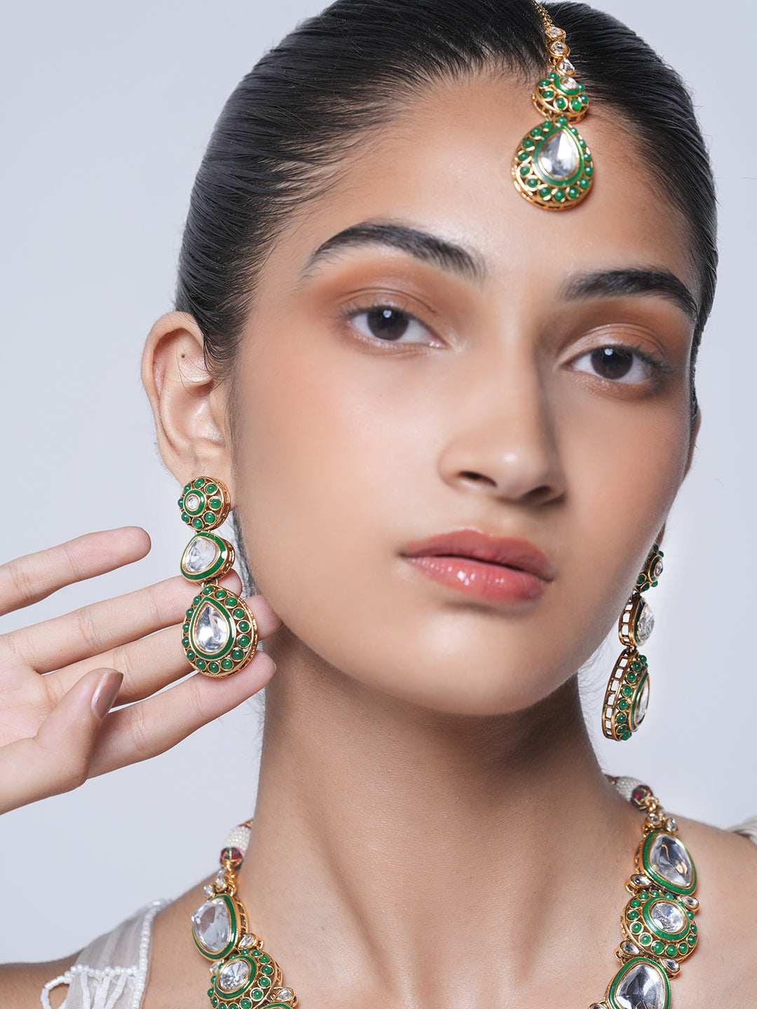 Green Sleek Kundan Necklace