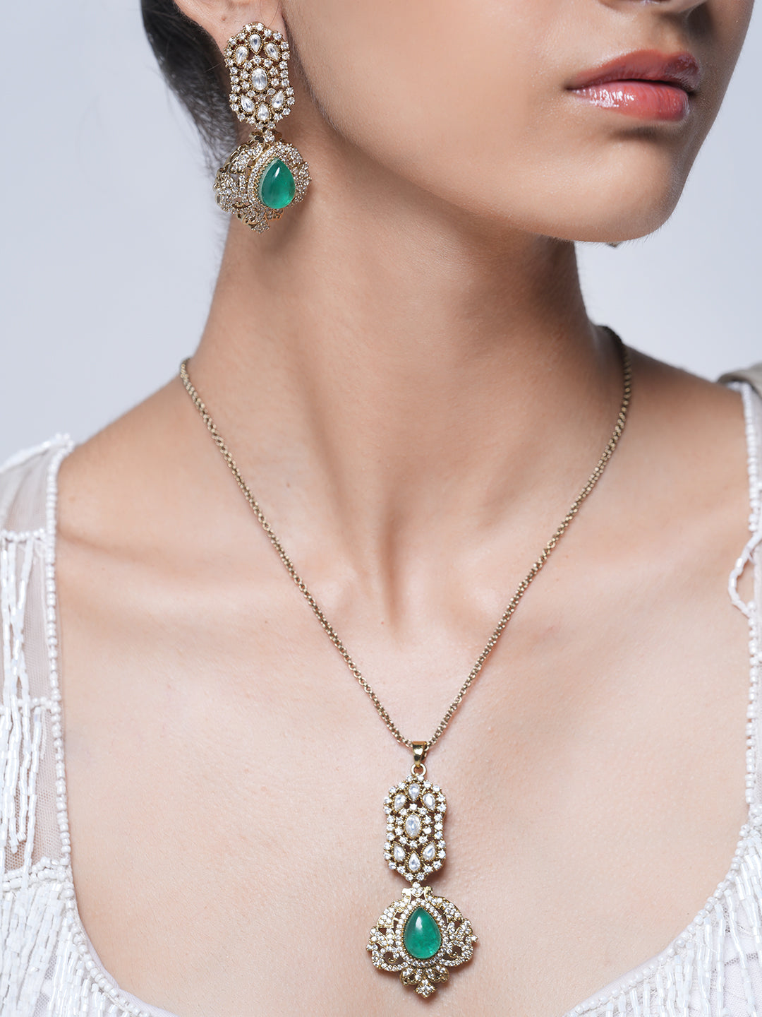 Green Stone Kundan Pendant Set