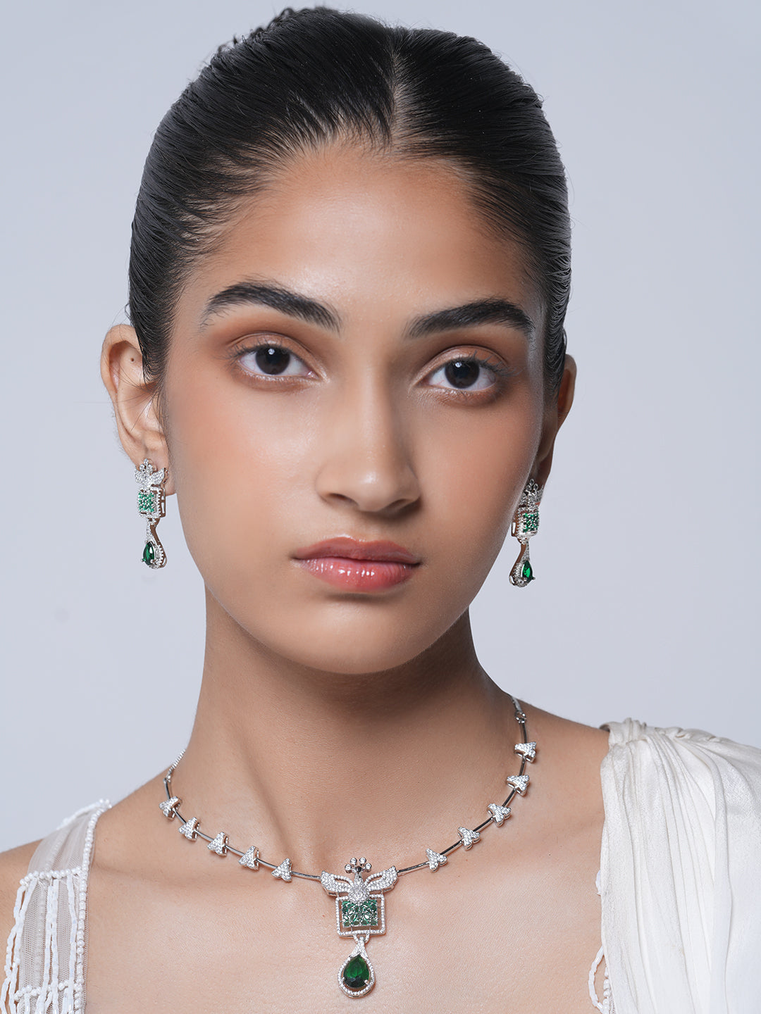 Sleek Green AD Necklace