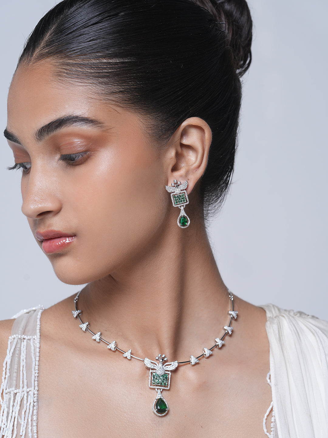 Sleek Green AD Necklace