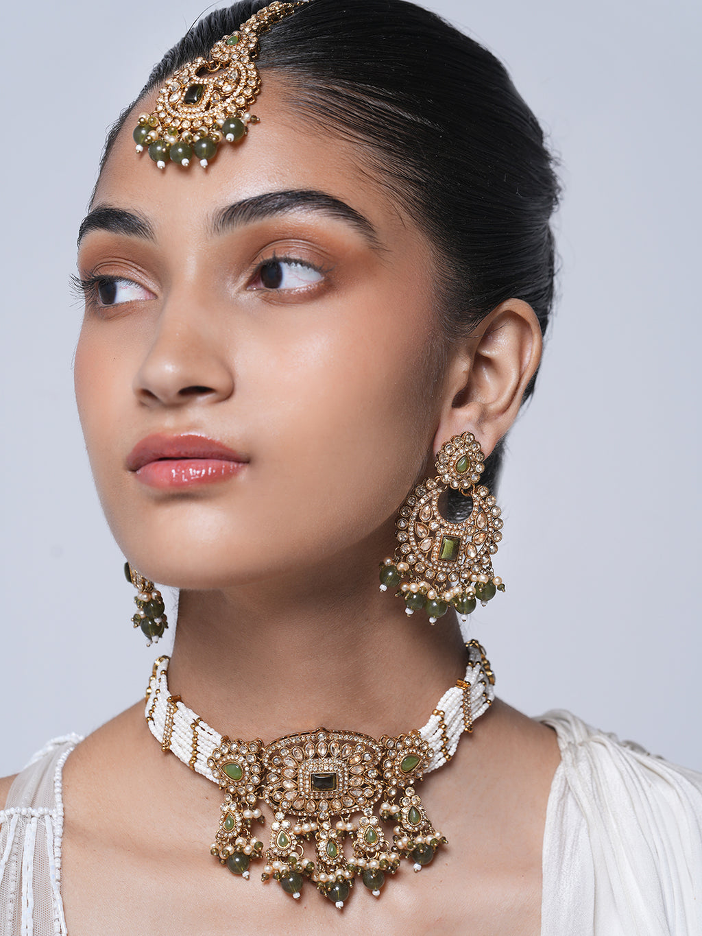 Reverse AD Mehendi Color Choker