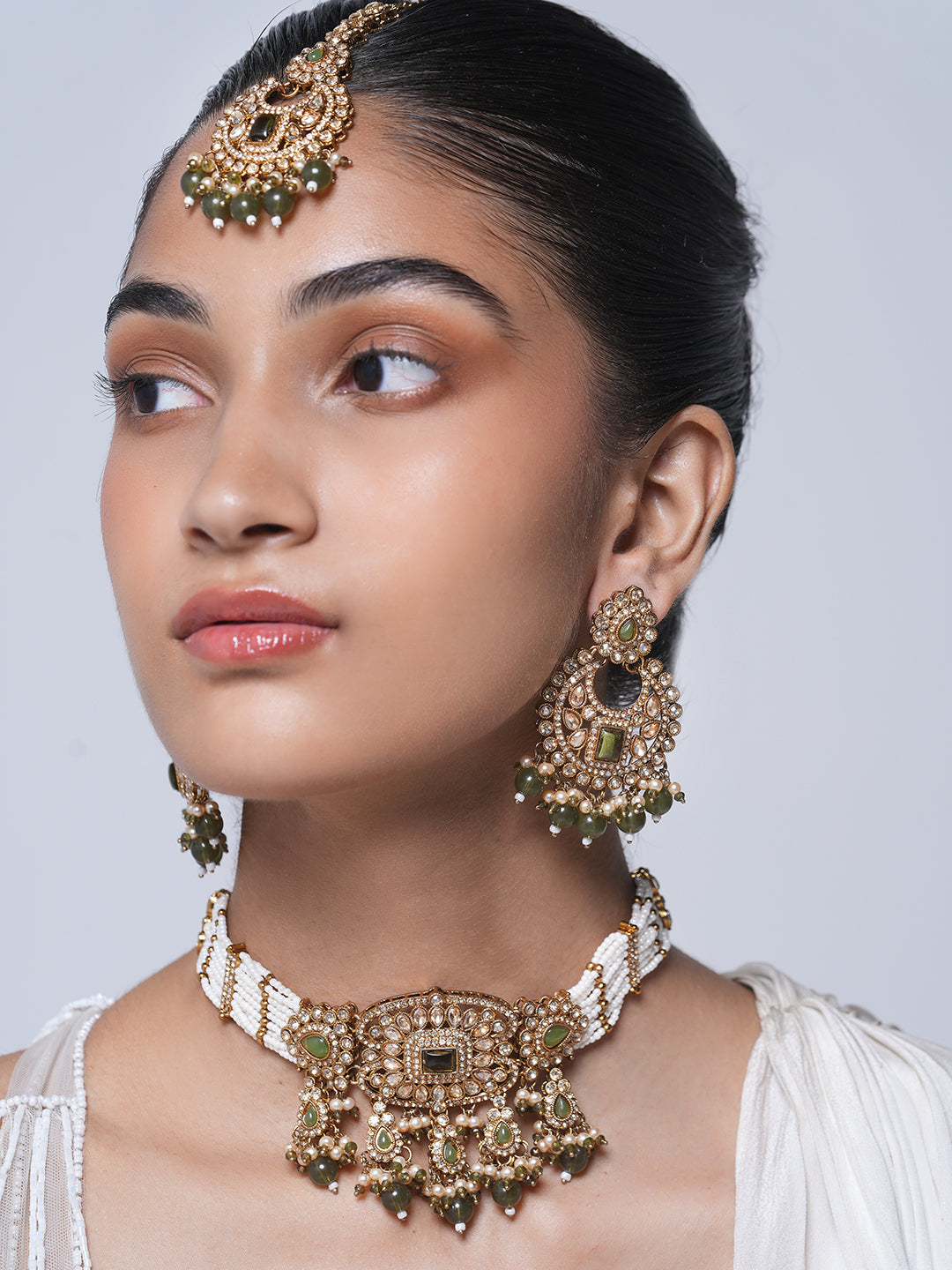 Reverse AD Mehendi Color Choker