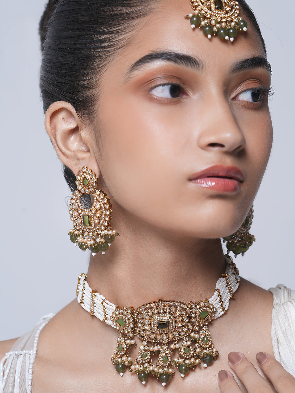 Reverse AD Mehendi Color Choker