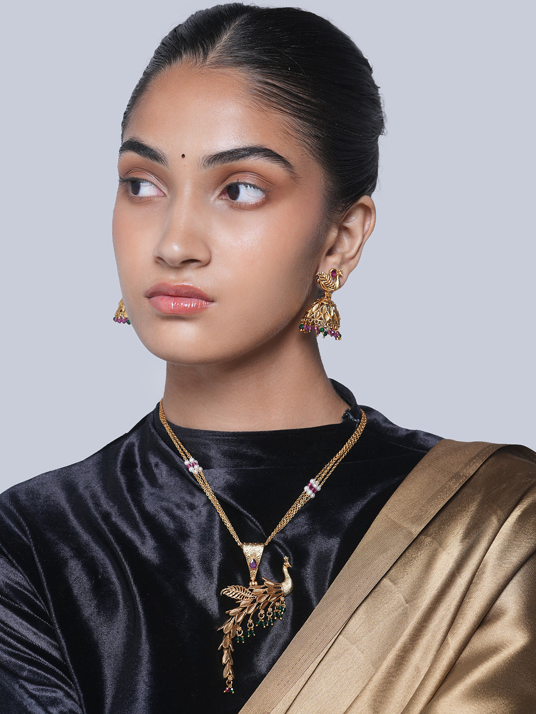 Beautiful Peacock Sleek Pendant Set