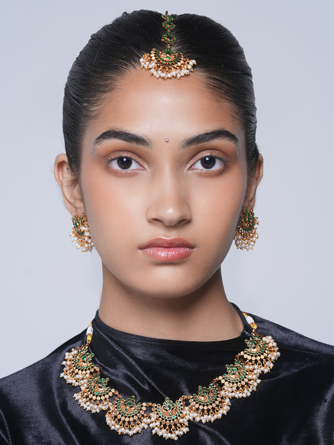 Designer Green Gold Polished Necklace