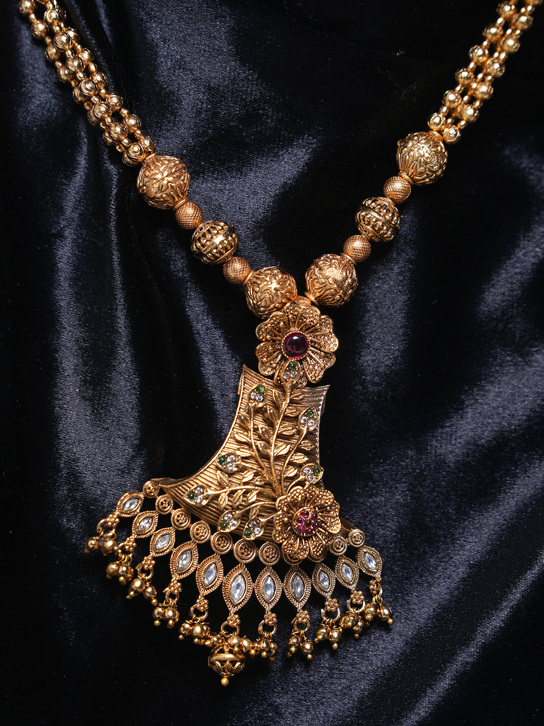 Designer Antique Leaf Pendant Set