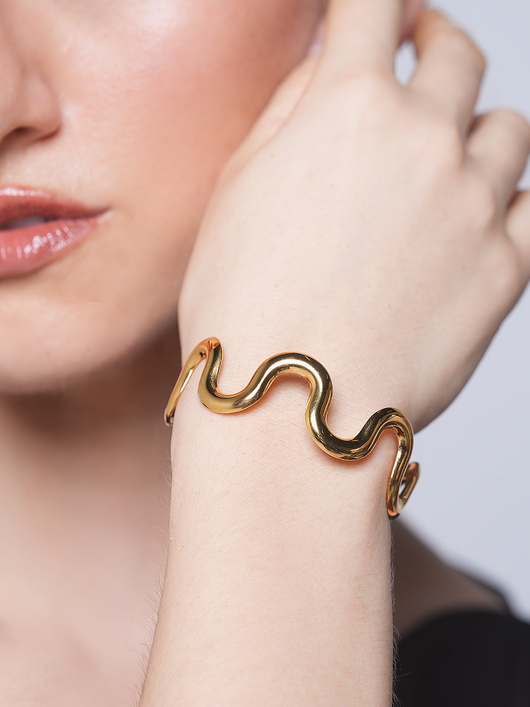 Curvy Bracelet