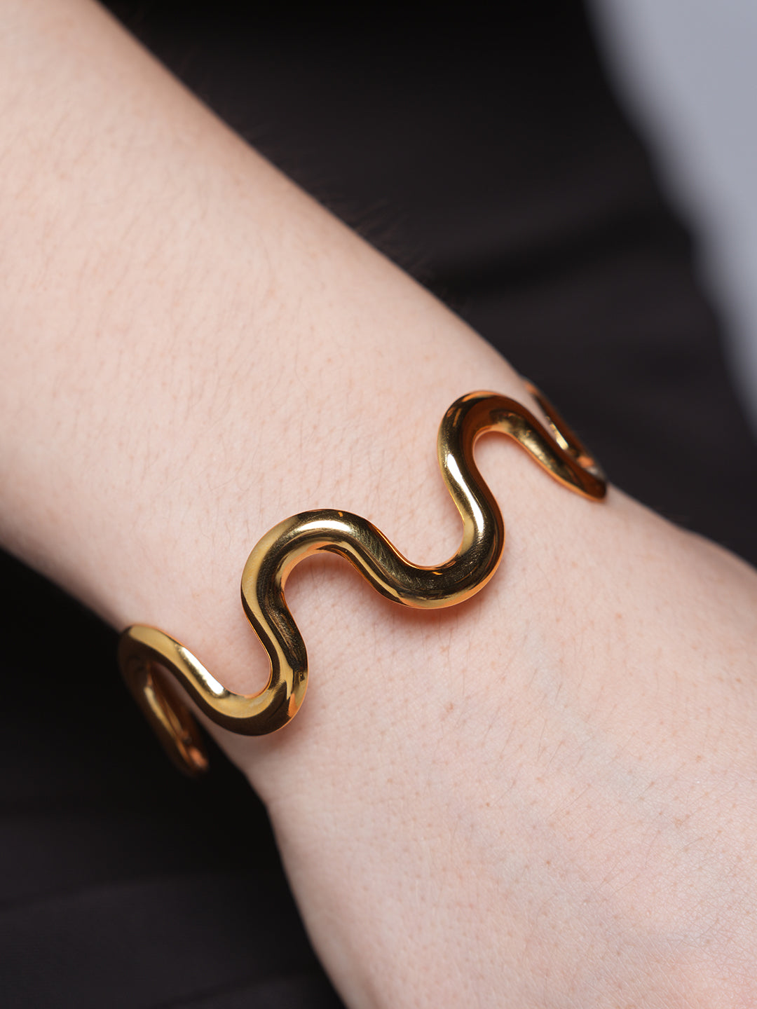 Curvy Bracelet