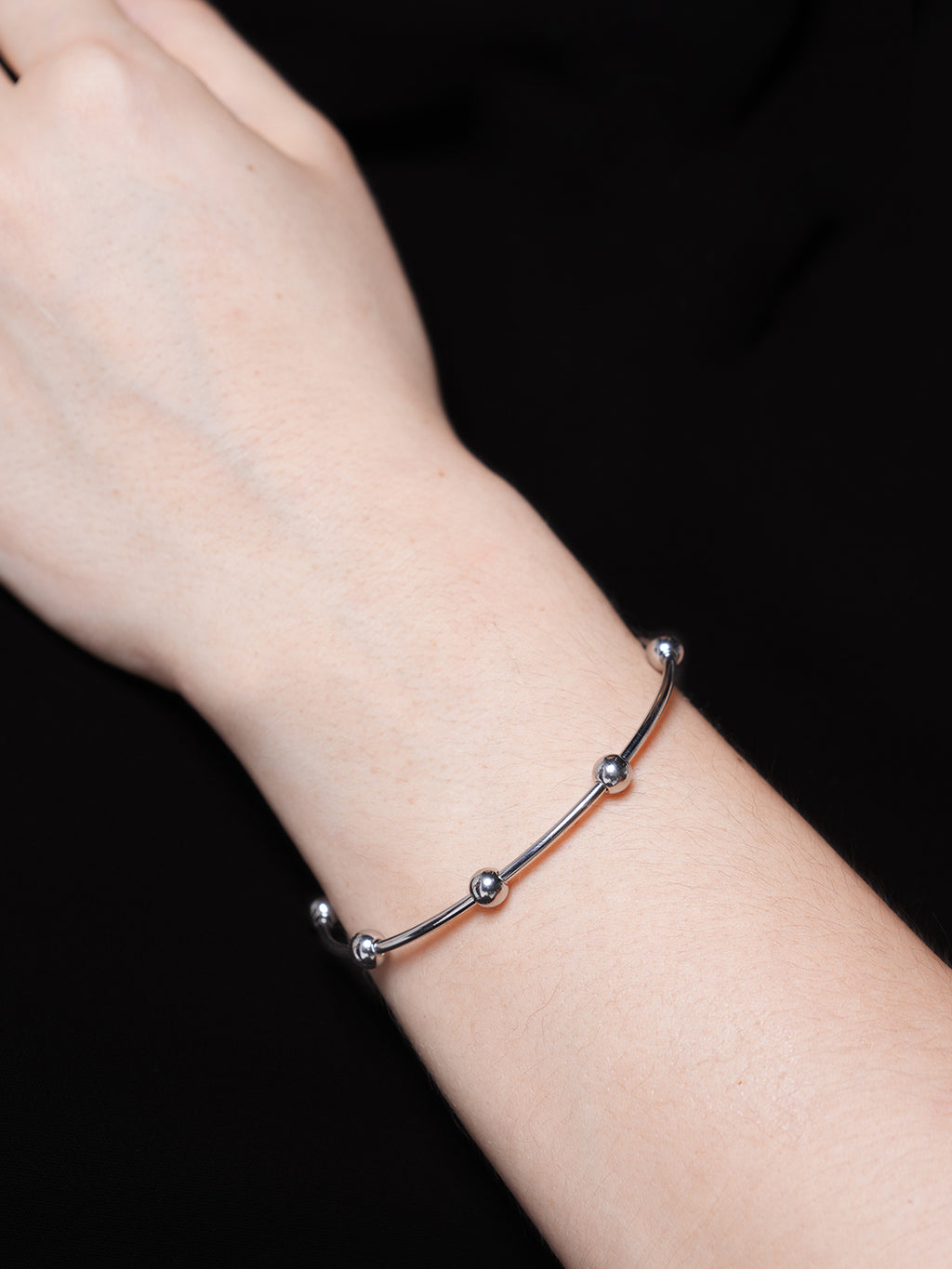 Multiround Balls Open Bracelet