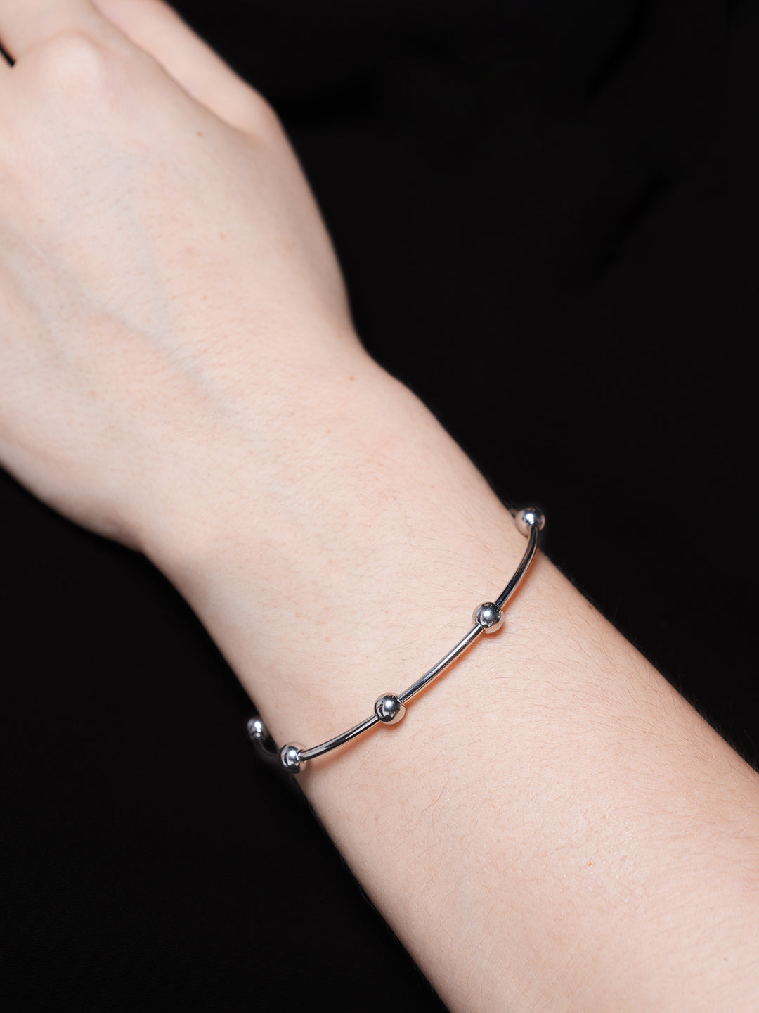 Multiround Balls Open Bracelet