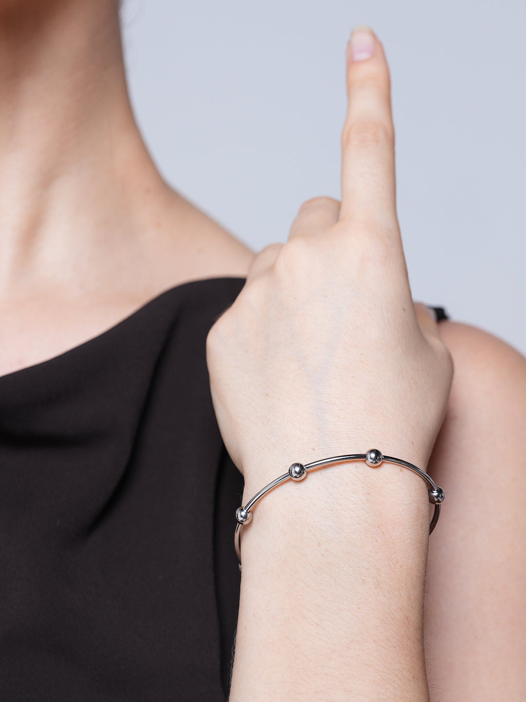 Multiround Balls Open Bracelet