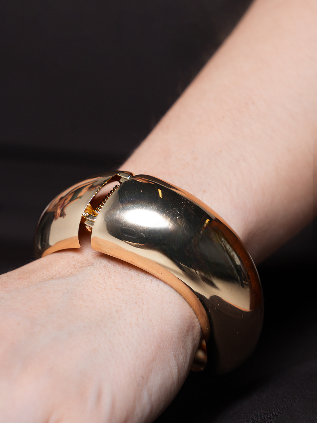 Chunky Hollow Thick C Shape Bracelet