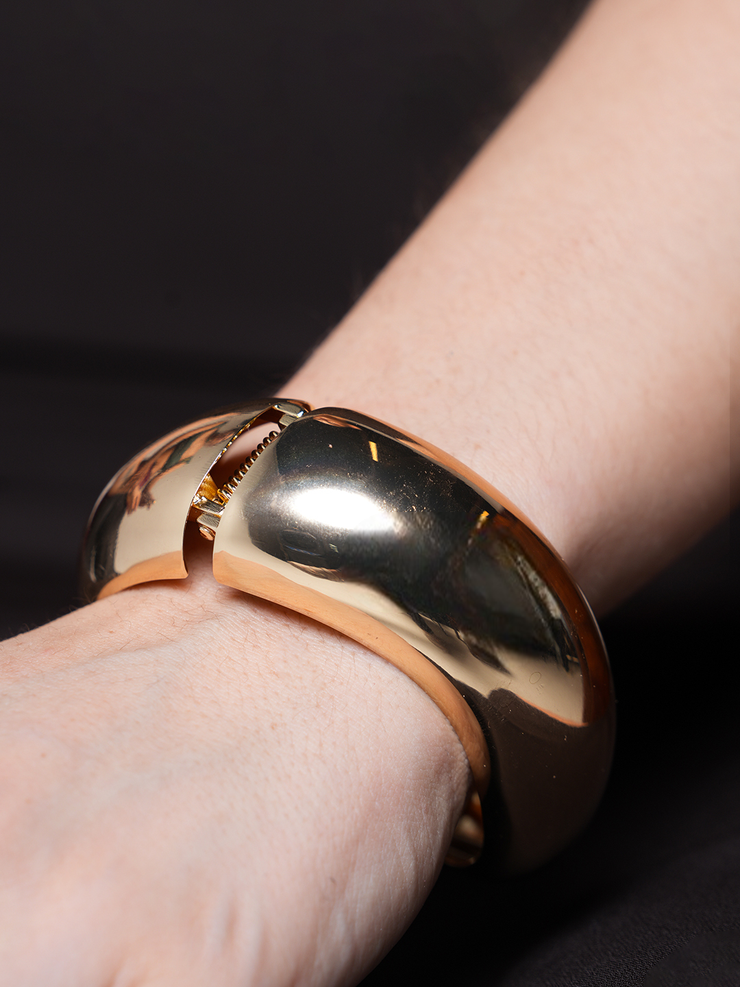 Chunky Hollow Thick C Shape Bracelet