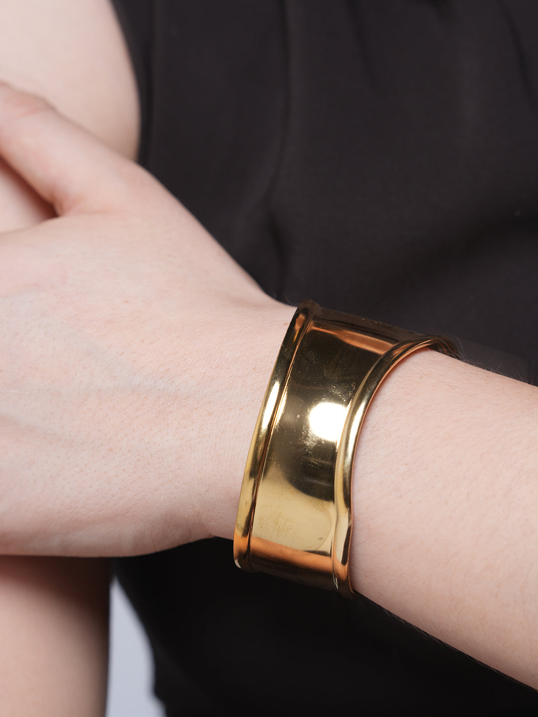 V Gap Opening Irregular Shape Cuff Bangle