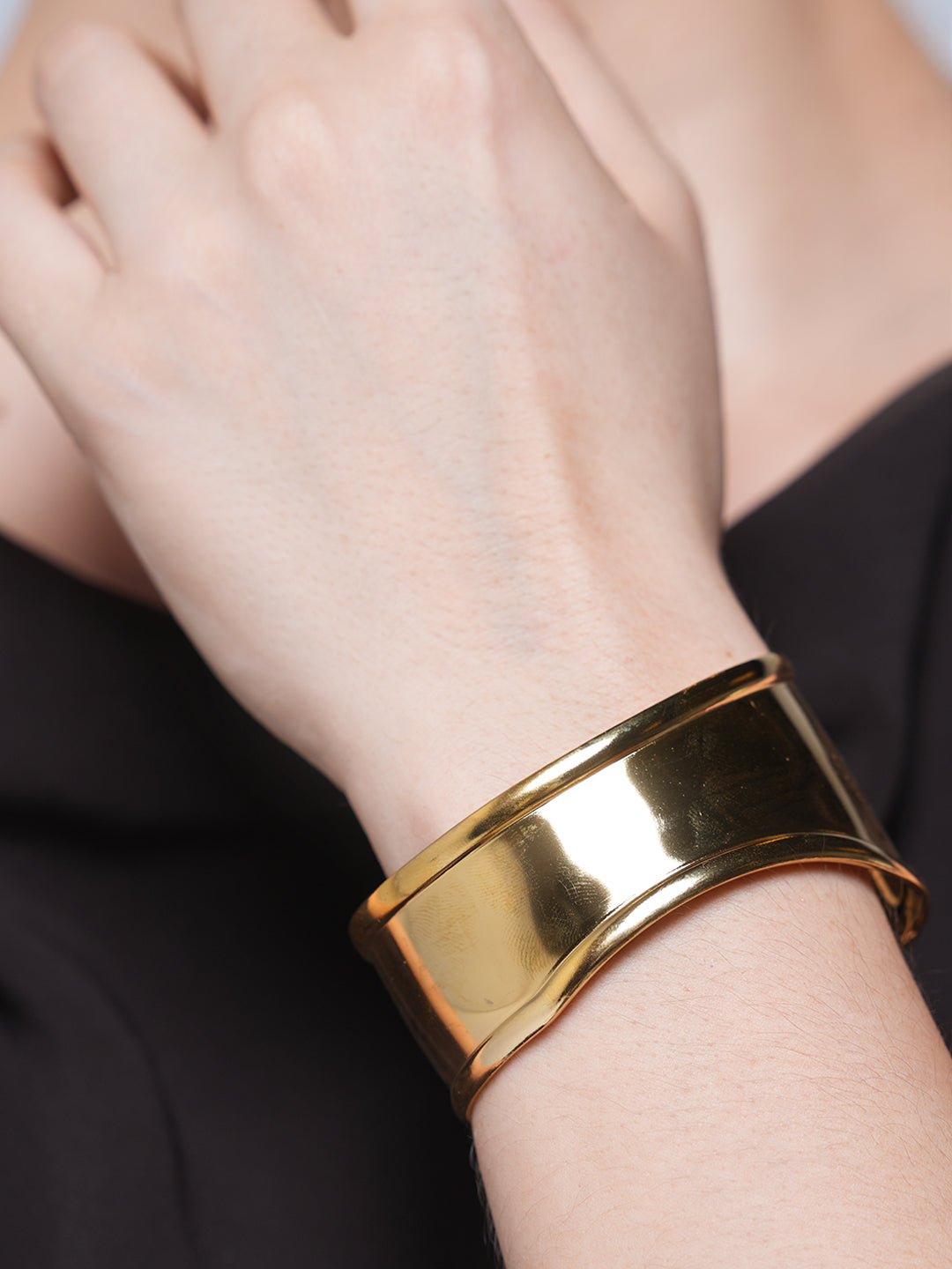 V Gap Opening Irregular Shape Cuff Bangle