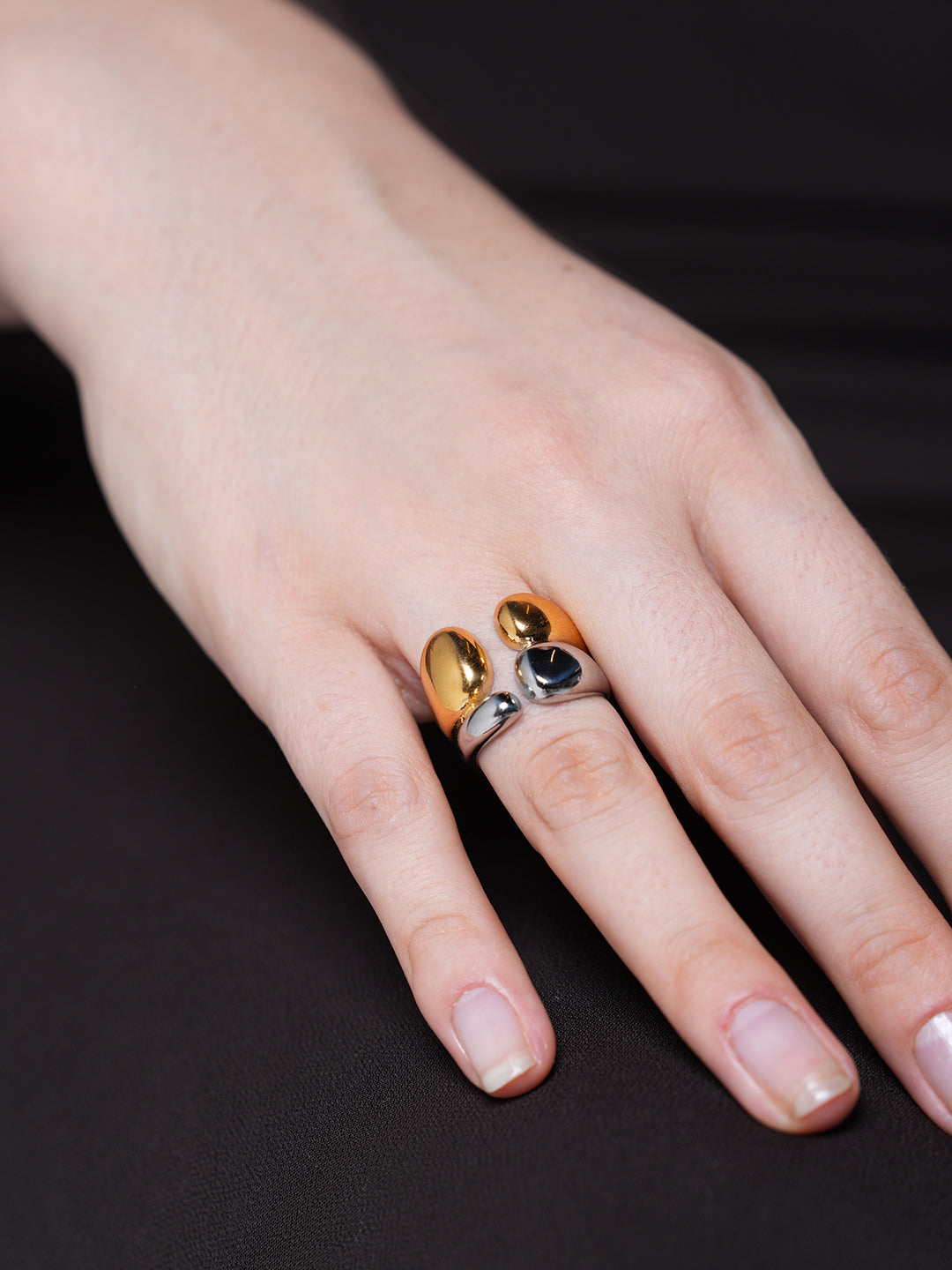 Dual Tone Cross-Border Ring