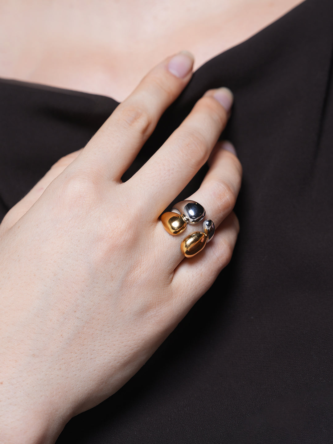 Dual Tone Cross-Border Ring