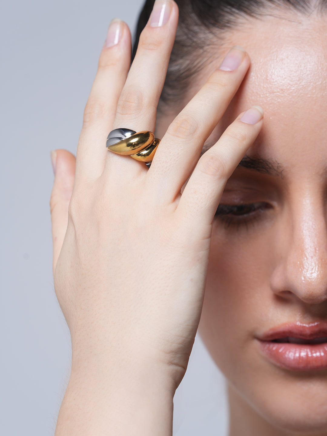 Croissant Bump Screw Finger Ring