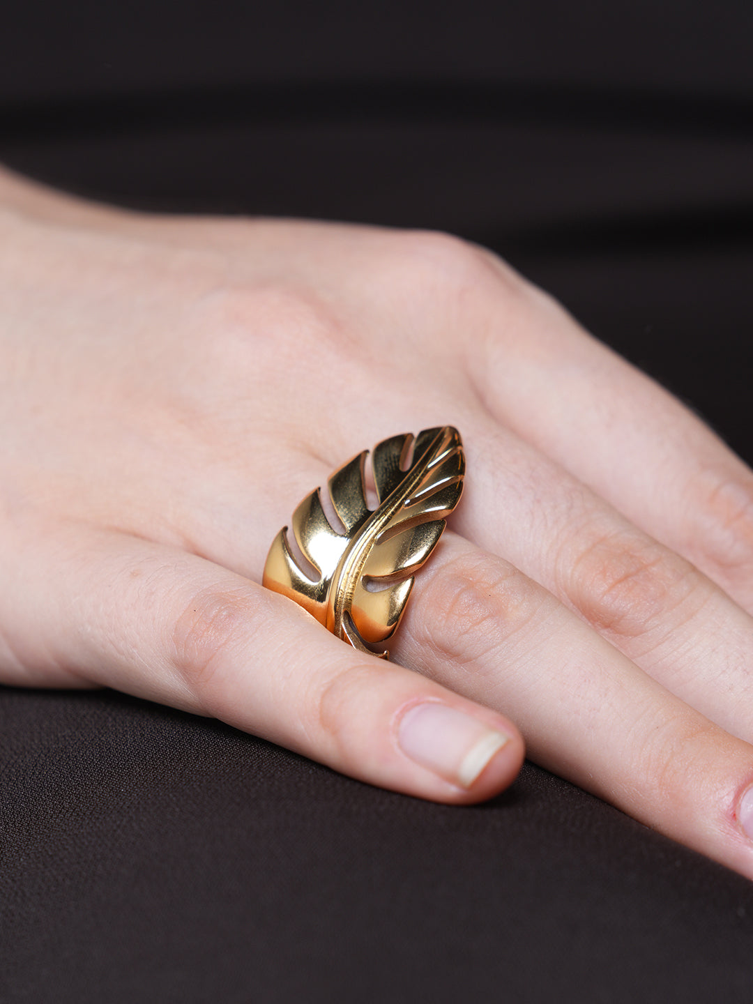 Leaf Feather Smooth Surface Ring