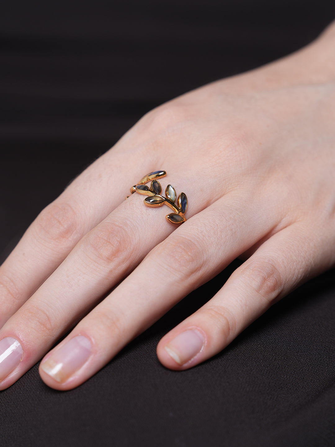 Elegant Leaf Ring